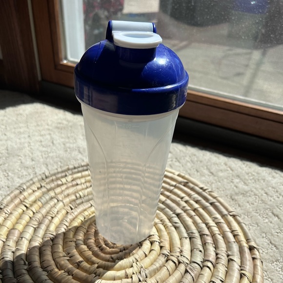 2 Blender Bottles - Picture 4 of 5